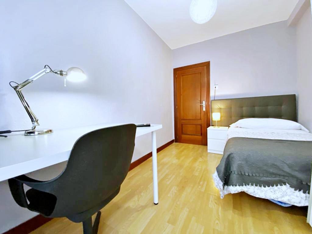 Apartamentos Milan 1 Wifi Y Parking Gratuito Oviedo Exterior foto