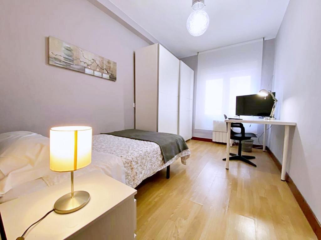 Apartamentos Milan 1 Wifi Y Parking Gratuito Oviedo Exterior foto
