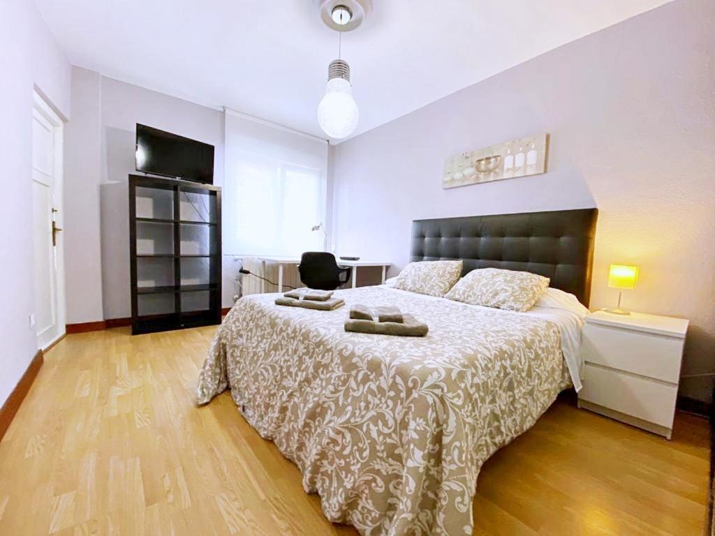Apartamentos Milan 1 Wifi Y Parking Gratuito Oviedo Exterior foto