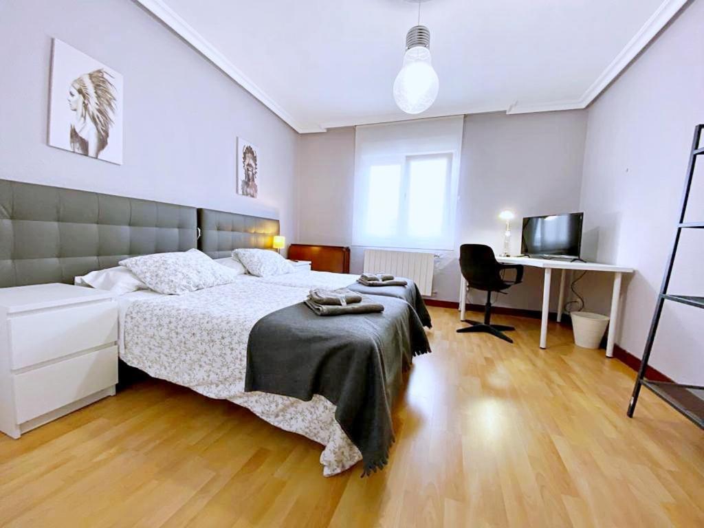 Apartamentos Milan 1 Wifi Y Parking Gratuito Oviedo Exterior foto